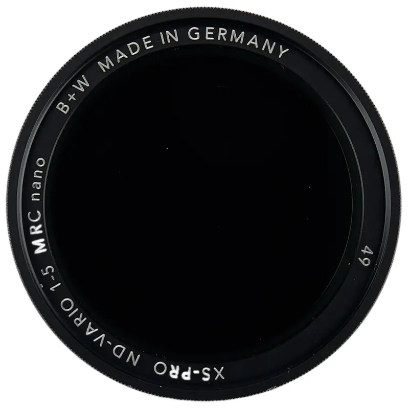 B+W XS-Pro Digital ND Vario MRC-Nano Filter (49mm, 1 to 5-Stop)
